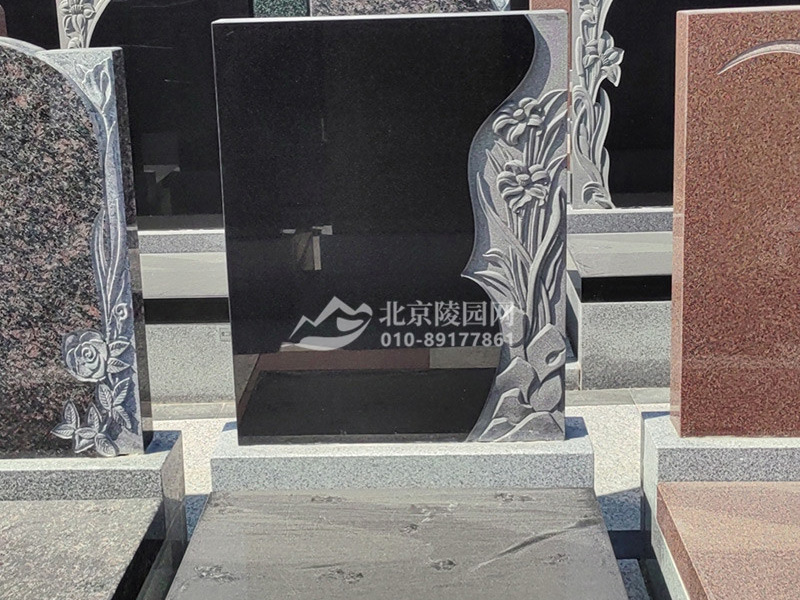 玫瑰苑立碑