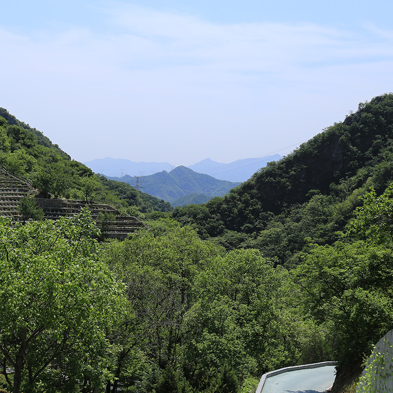 周边山势