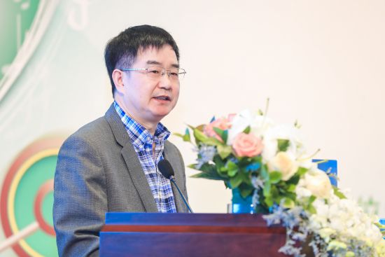 民政部社会事务司王金华司长出席论坛并致辞