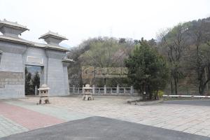怀思堂牌楼