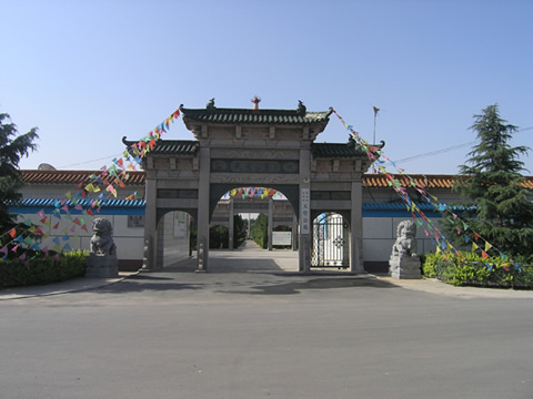 天堂公墓正门