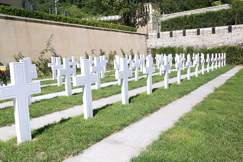 天主教陵园十字架墓区