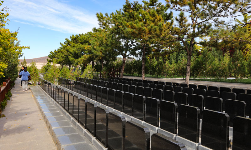 静谧的灵山宝塔陵园 静谧的灵山宝塔陵园