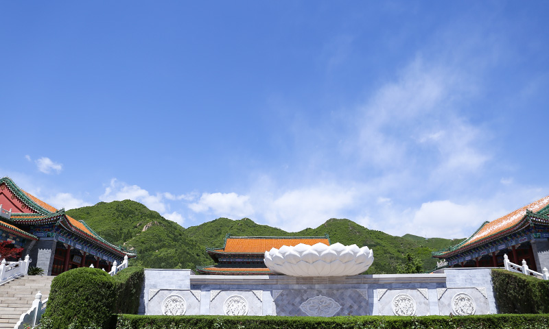 天寿山脚下的天寿陵园 天寿山脚下的天寿陵园