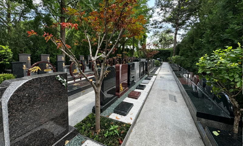 天寿陵园煦风园墓型-左侧立碑右侧卧碑 天寿陵园煦风园墓型-左侧立碑右侧卧碑