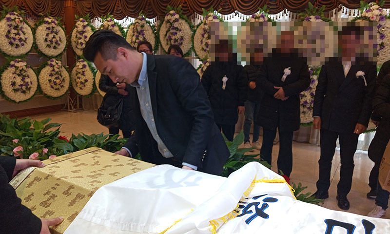 在殡仪馆内提供殡葬服务 在殡仪馆内提供殡葬服务