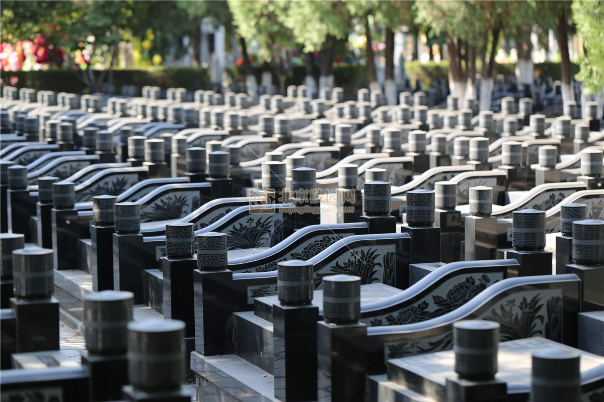 万佛园公墓景观之艺术墓区-北京公墓网