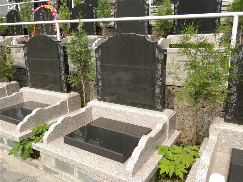 靠山园立碑02