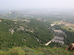 北京海淀凤凰岭附近有多少墓地？