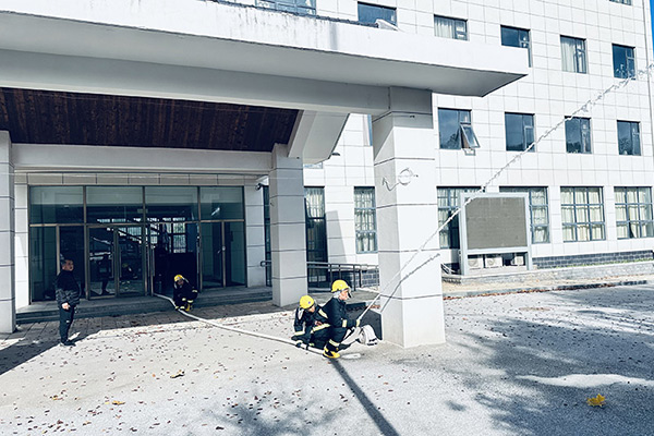 顺义区殡仪馆消防宣传月开展全民消防生命至上消防演练活动