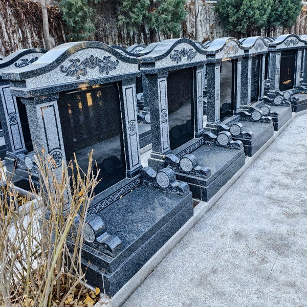 福泽园西六C区官帽立碑