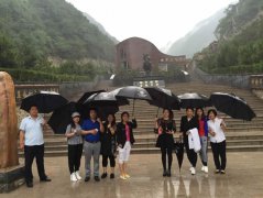 天顺祥光墓地部业务员参观学习九公山长城纪念