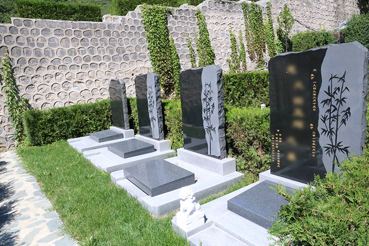 功泽园艺术立碑区