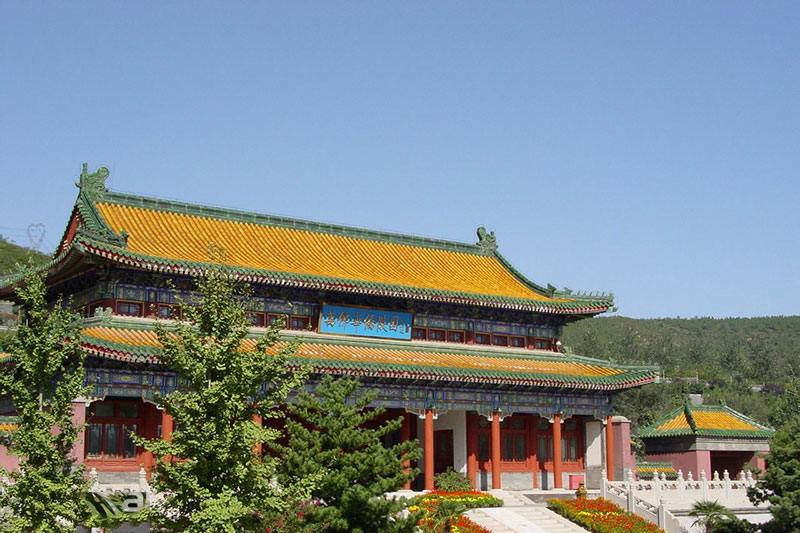 万佛华侨陵园入口