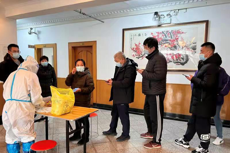潮白陵园干部职工核酸检测现场