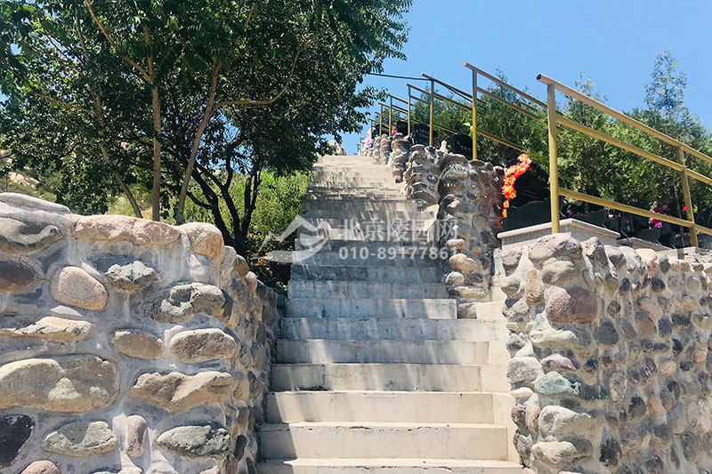 西山公墓墓区台阶