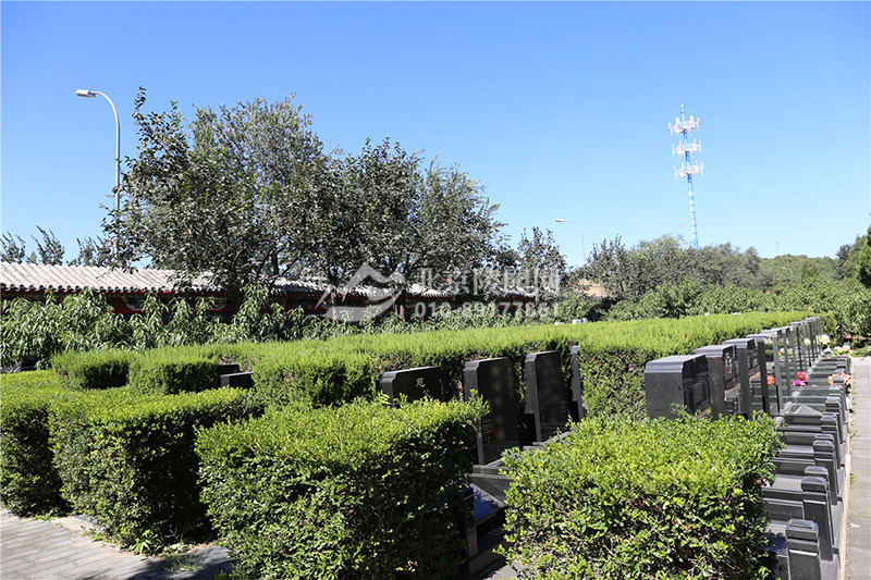 福田公墓立碑