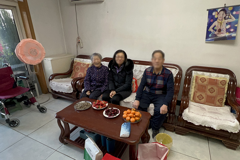看望职工家属