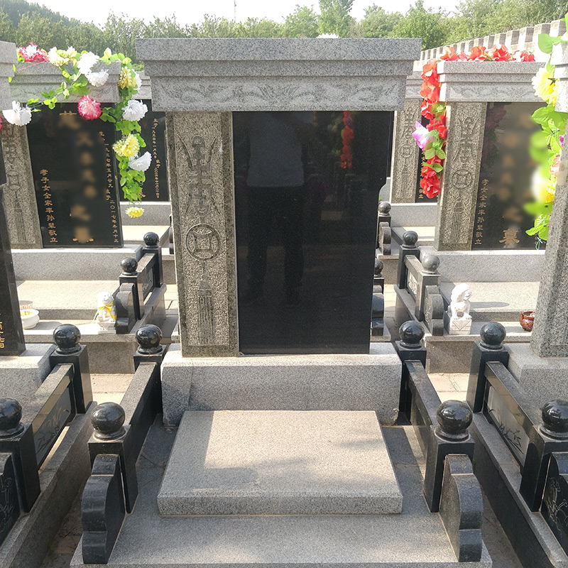金鹿园立碑
