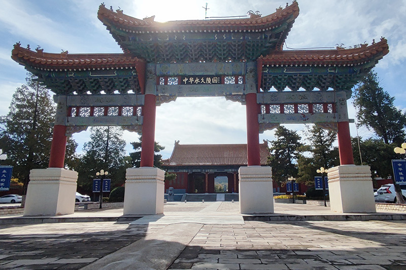 陵园牌楼