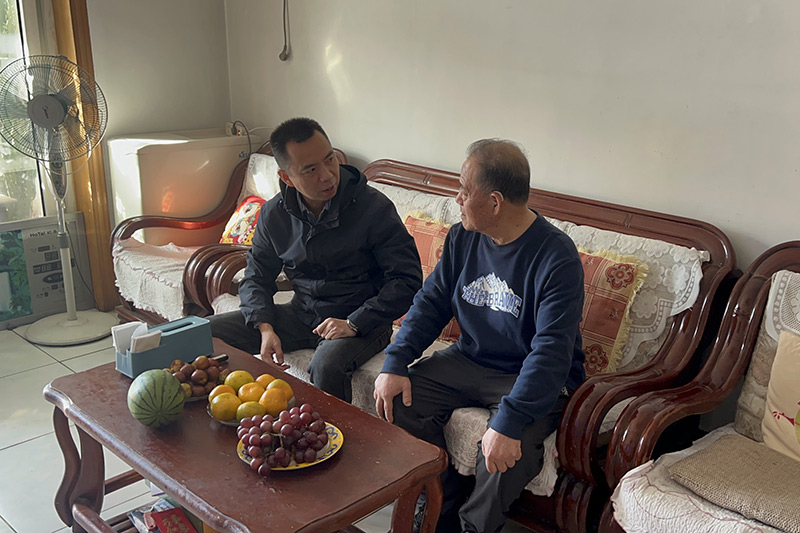 慰问退休职工