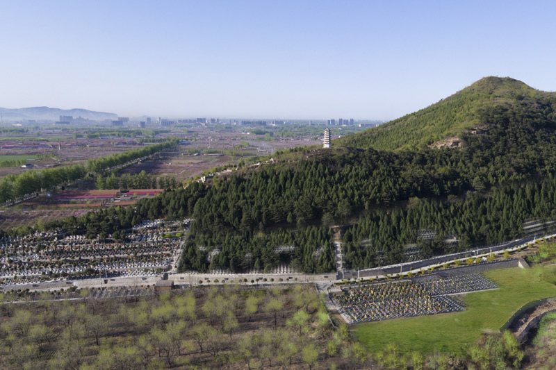 陵园周边山势 陵园周边山势