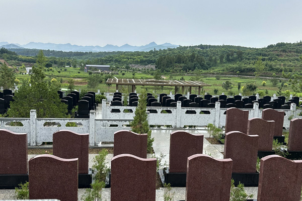 易县万福陵园2026年的价格一览表公布了吗？立碑最低多少钱？