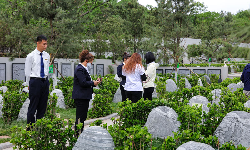 北京陵园网带家属选择正规墓地