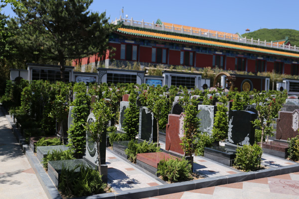 北京墓地怎么选？第一排和墙角各有讲究，看完不再纠结