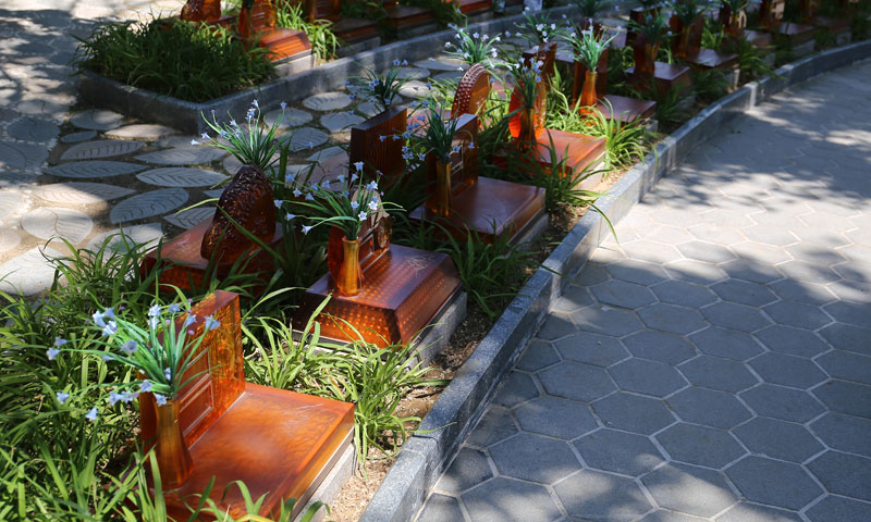 天寿陵园归园琉璃碑型实拍