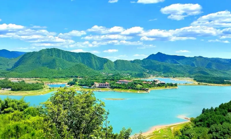 归山陵园周边景观-金海湖