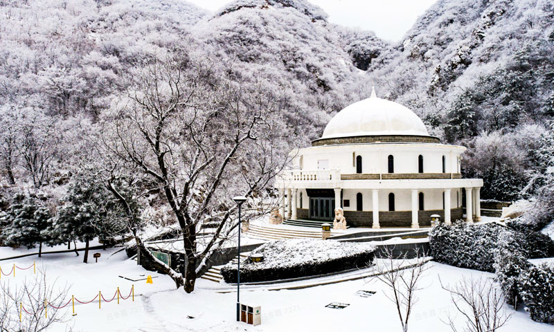 大雪下的九公山承泽园