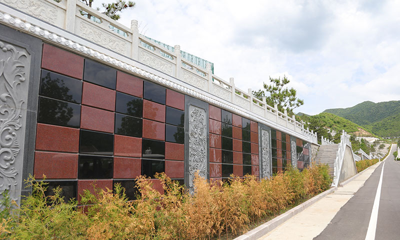 懋龙溪生态陵园壁葬实拍 懋龙溪生态陵园壁葬实拍
