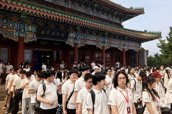 生命文化学院2025级现代殡葬管理专业赴天寿陵园认知实习札记