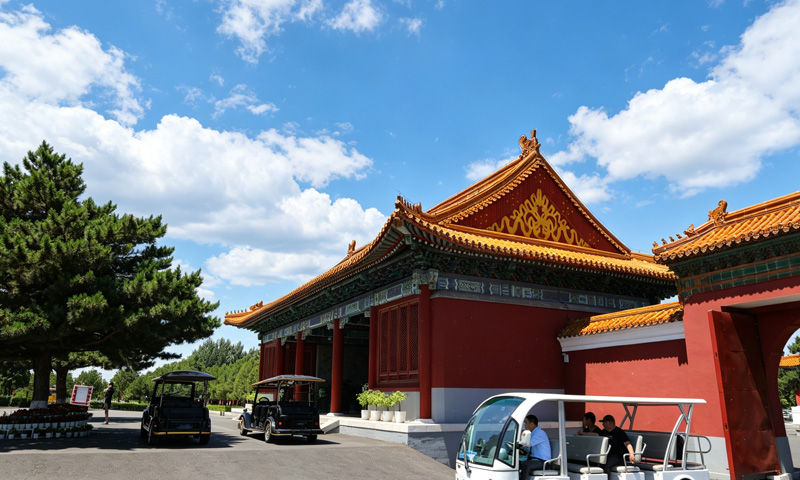 中华永久陵园仿古建筑.jpg