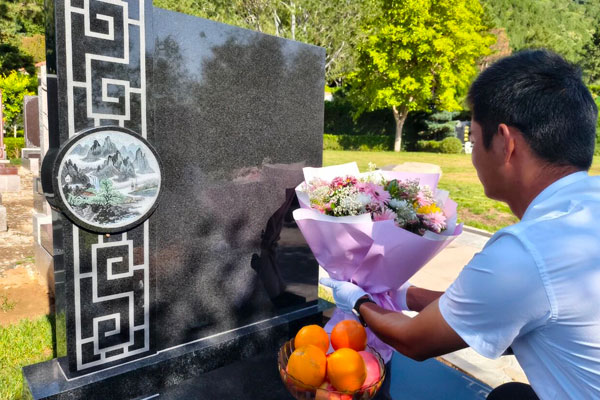 天寿陵园：中元将至。愿天上故人安，世间亲人康