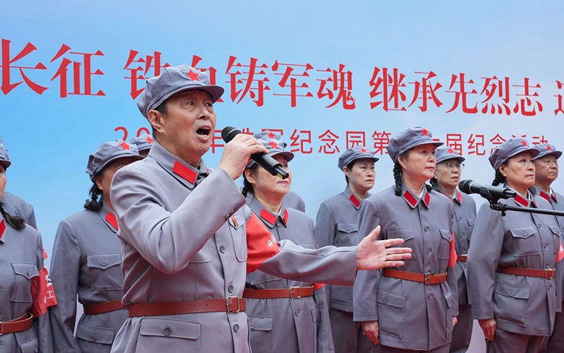 铁军艺术团成员现场演唱红色歌曲 铁军艺术团成员现场演唱红色歌曲