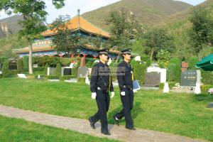 24小时安保巡逻